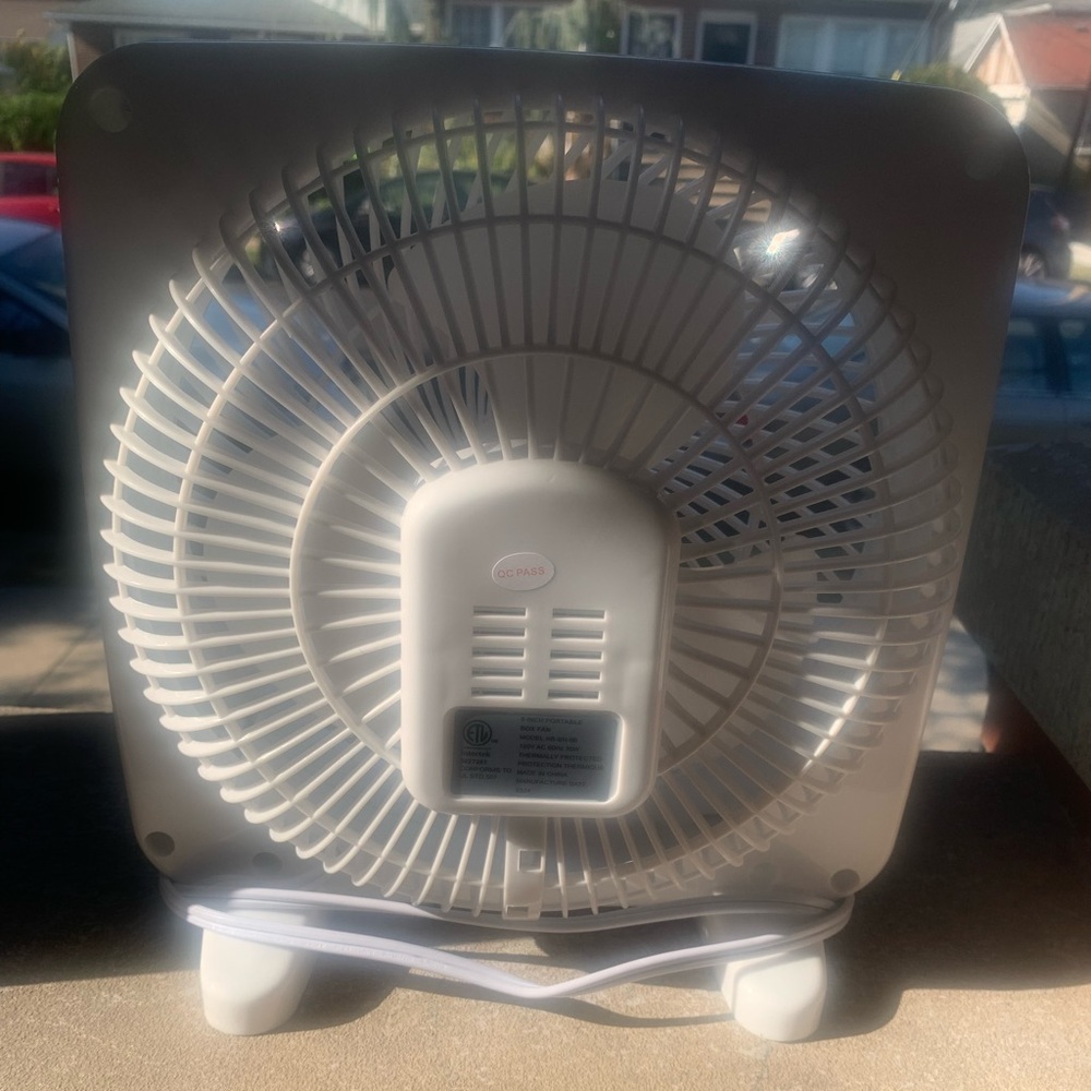Climate Keeper Box Fan - Picture 2 of 7